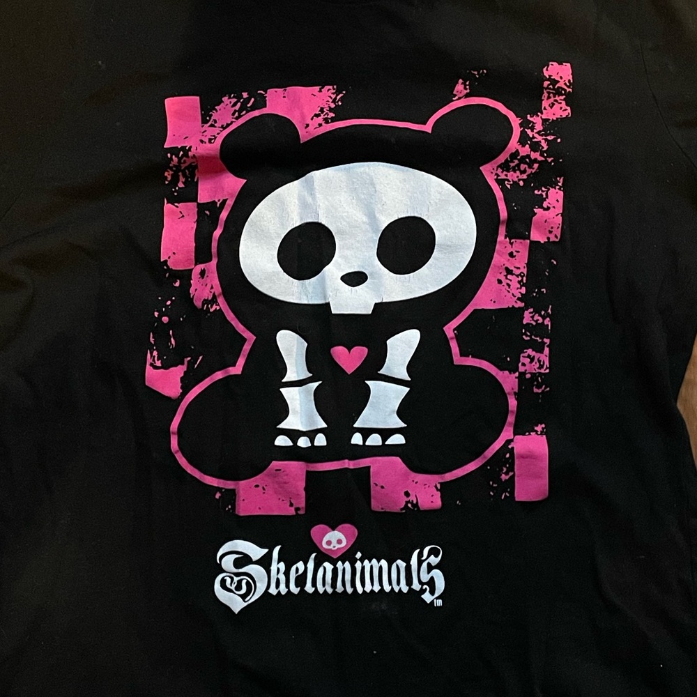 3/$20💙skeleanimals shirt